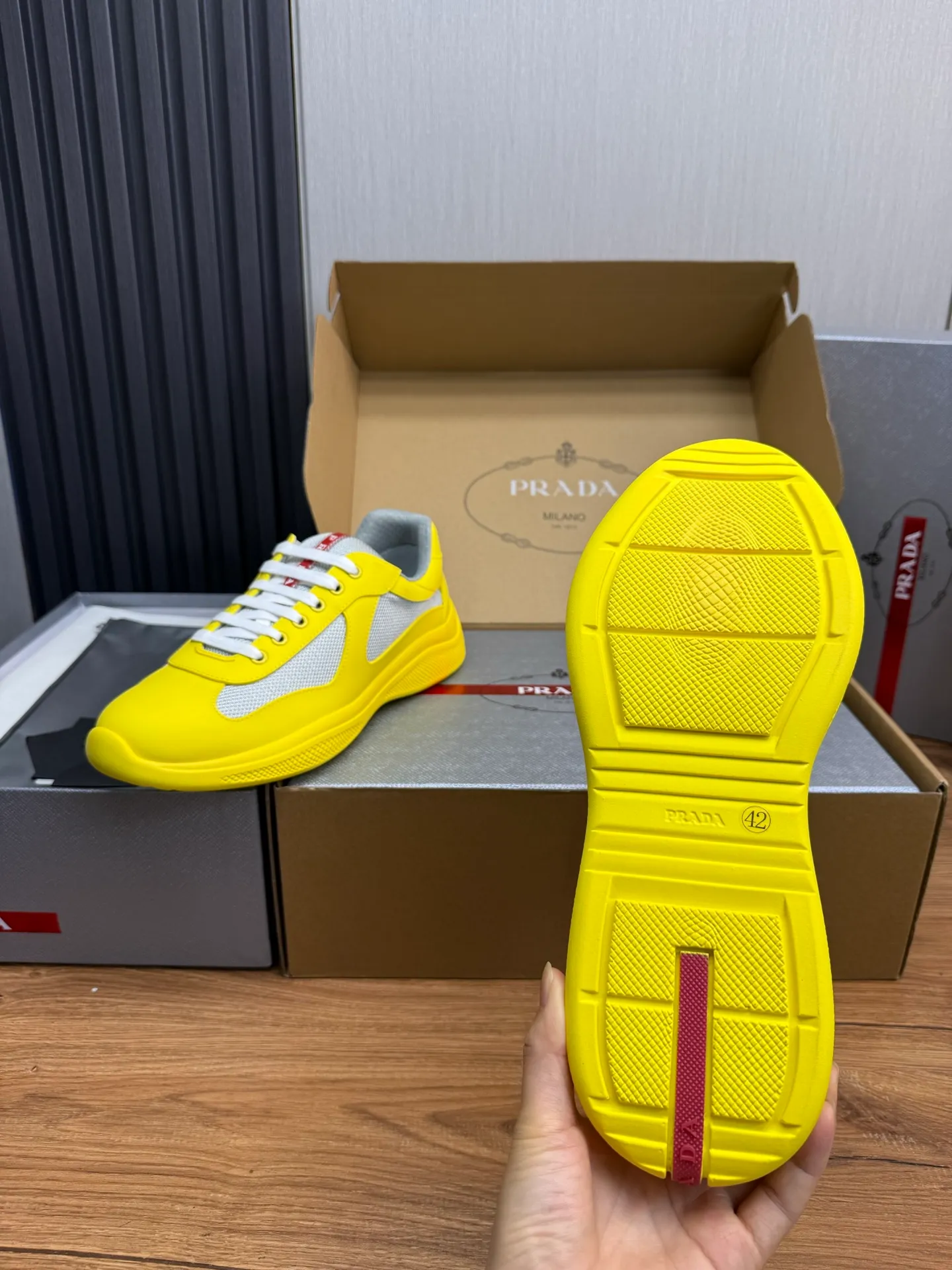 Men's shoes 640💰 [PRADA] Hot selling items🔥Must be recommended every day~~ Official website synchronized, 1:1 high quality shipments✔️ Imported cowhide fabric, rubber material + cowhide lining, original bottom, high-end airplane box packaging🎁 38-45 (38.45 custom-made, non-returnable)